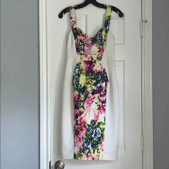 Black Halo Sadie Dress! - Picture 3 of 5